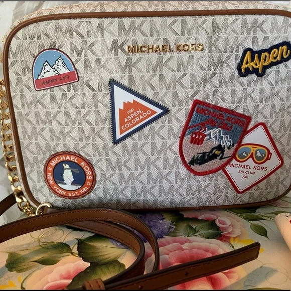 Michael Kors Aspen Limited Edition Crossbody - Picture 4 of 12